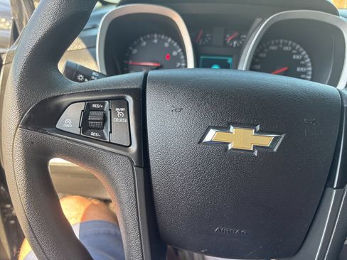 Used 2017 Chevrolet Equinox LS FWD image 28