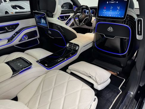 Used 2023 Mercedes-Benz Maybach S 680 4MATIC w/ Manufaktur Leather Package image 65