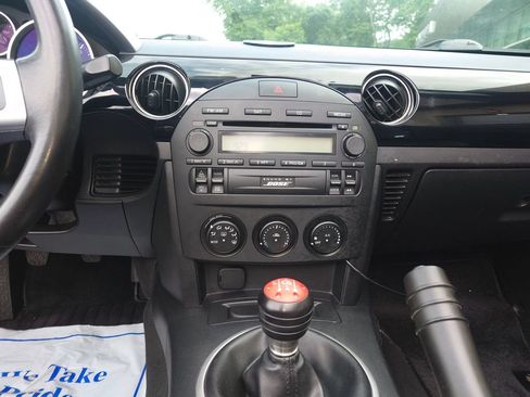 Used 2006 MAZDA MX-5 Miata Grand Touring w/ Premium Pkg RWD image 19