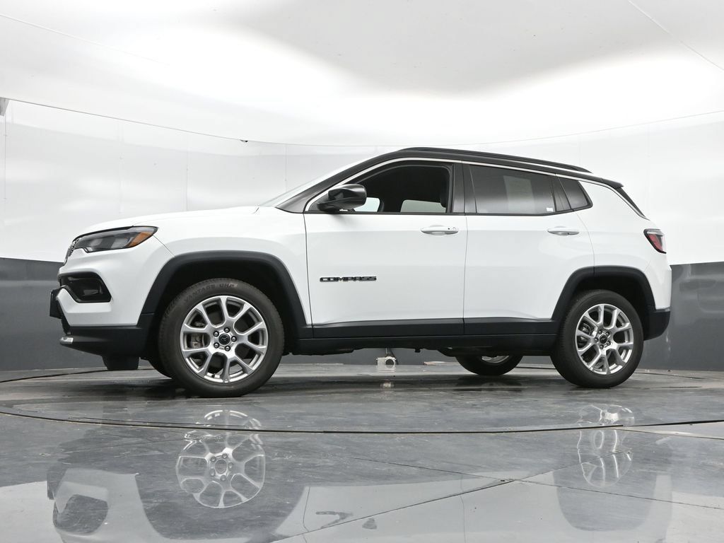 Used 2025 Jeep Compass Limited AWD/4WD image 45