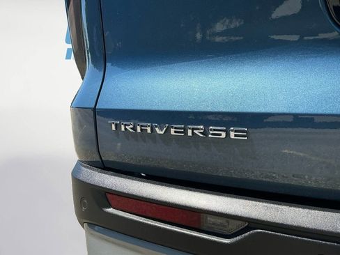 Used 2025 Chevrolet Traverse LT w/ Enhanced Driving Package FWD image 19