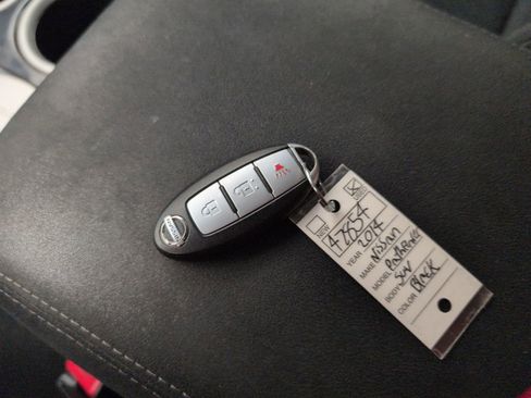 Used 2014 Nissan Pathfinder SV image 43