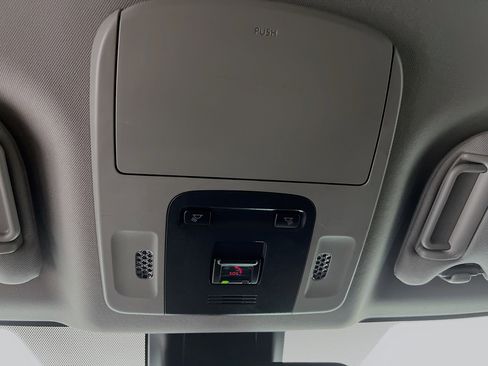 Used 2024 Toyota Camry SE image 21