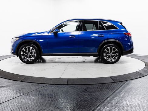 Used 2025 Mercedes-Benz GLC 350e 4MATIC w/ Driver Assistance Package image 4