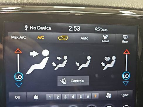 Used 2021 Jeep Grand Cherokee Laredo X AWD/4WD image 24