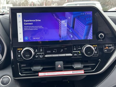 New 2026 Toyota Highlander Limited image 16