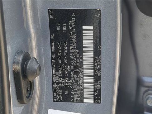 Used 2023 Toyota Highlander Limited FWD image 24