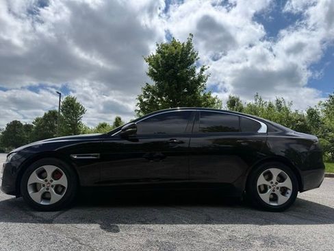 Used 2017 Jaguar XE RWD image 9