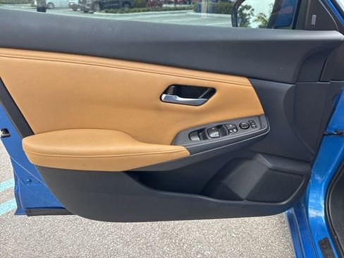 Used 2022 Nissan Sentra SV w/ SV Premium Package image 13