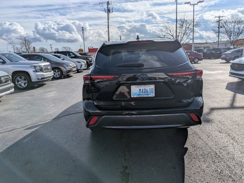 Used 2024 Toyota Highlander Limited image 10