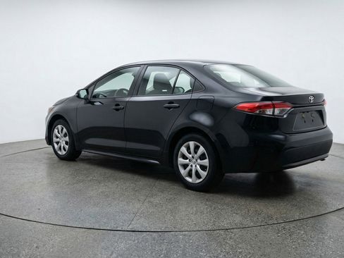 Used 2025 Toyota Corolla LE image 6