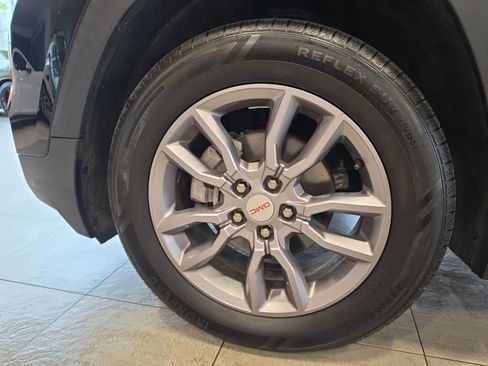 Used 2022 GMC Terrain SLT w/ Infotainment Package II AWD/4WD image 17