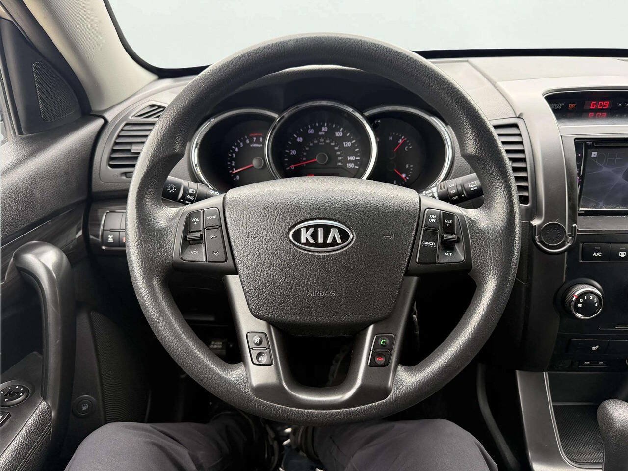 Used 2013 Kia Sorento LX w/ Convenience Pkg AWD/4WD image 16