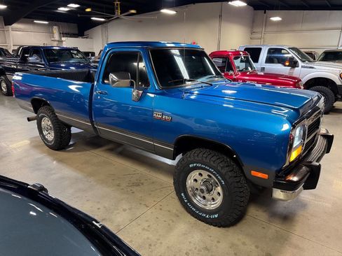 Used 1991 Dodge D/W Truck 250 image 25