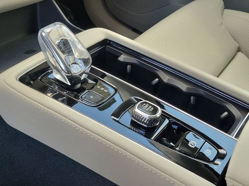 New 2026 Volvo XC90 B6 Ultra image 10