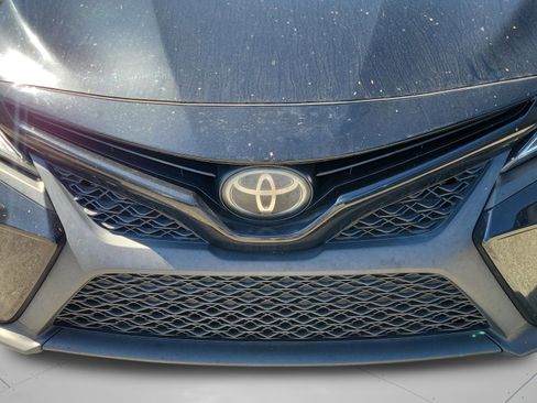 Used 2018 Toyota Camry SE FWD image 12