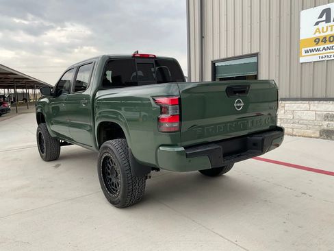 Used 2022 Nissan Frontier SV w/ Technology Package image 6