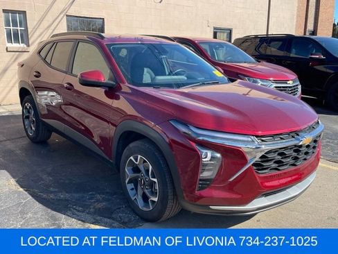 Used 2024 Chevrolet Trax LT w/ Driver Confidence Package image 4