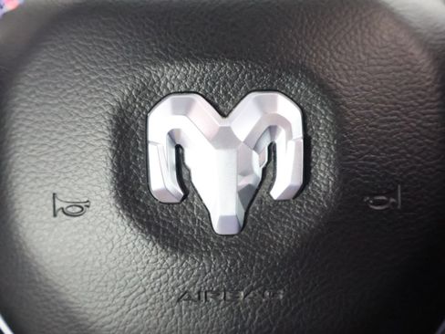 Used 2025 RAM 1500 Laramie AWD/4WD image 32