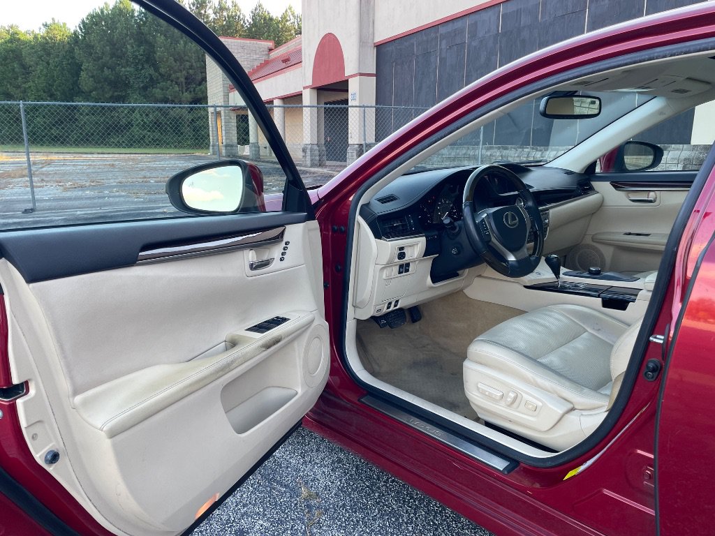 Used 2014 Lexus ES 350 w/ Premium Package FWD image 12