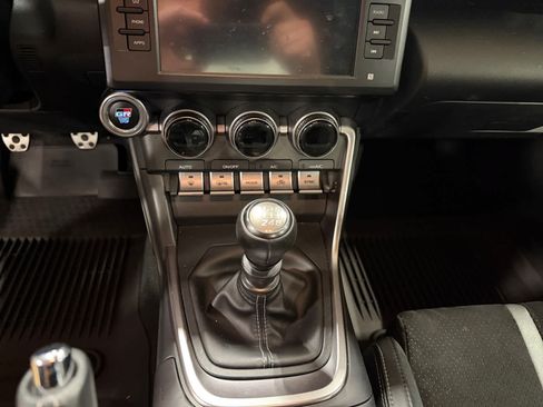 Used 2025 Toyota GR86 Premium w/ Performance Package RWD image 12