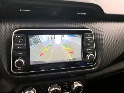 Used 2022 Nissan Kicks S FWD image 19