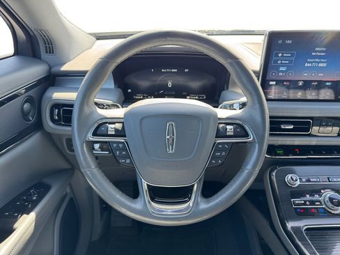 Used 2021 Lincoln Nautilus Reserve image 12