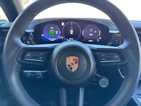 Certified 2025 Porsche Macan 4 Electric image 28