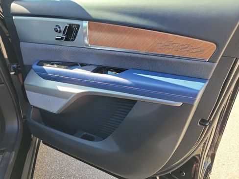 Certified 2026 Cadillac Vistiq Premium Luxury image 31