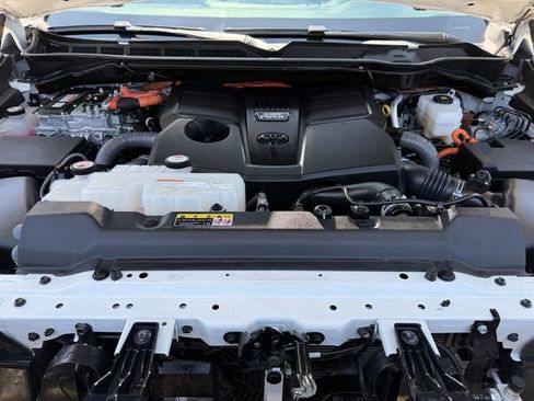 Used 2023 Toyota Tundra Limited w/ Power Package RWD image 33