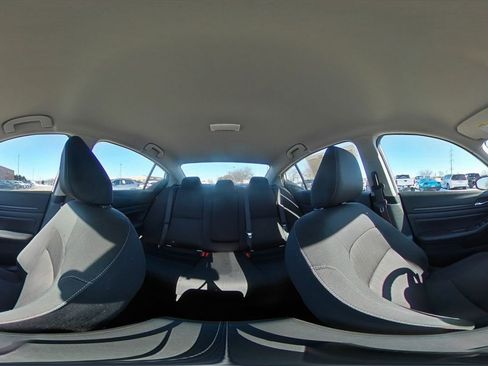 Used 2025 Nissan Altima 2.5 SV image 42