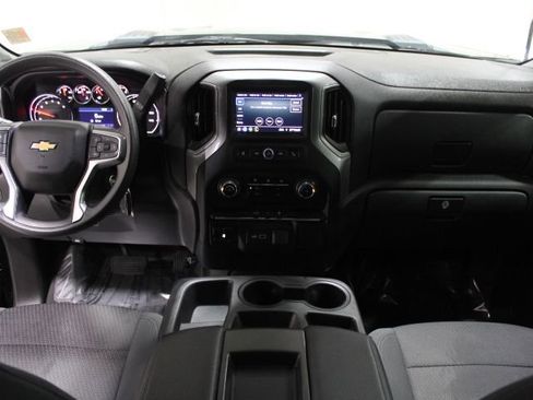 Used 2022 Chevrolet Silverado 2500 Custom w/ Custom Value Package image 2