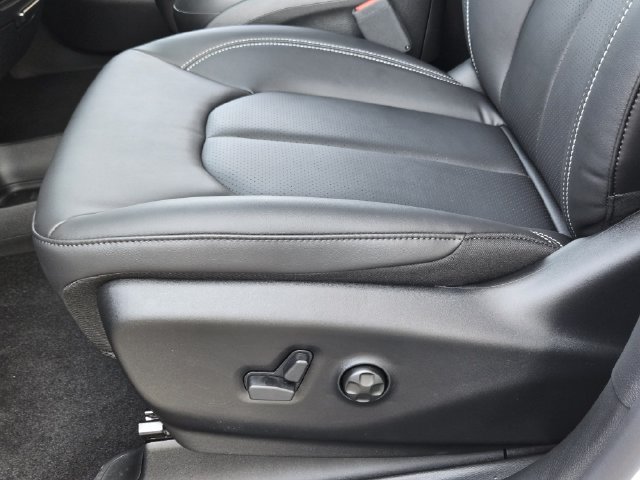 New 2027 Chrysler Pacifica Select FWD image 18