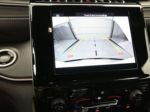 Certified 2024 Jeep Grand Cherokee Altitude image 20