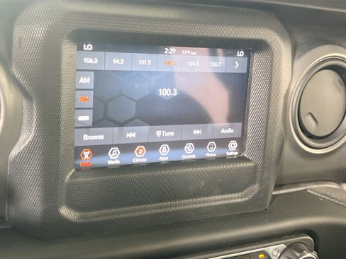 Used 2022 Jeep Gladiator Sport image 14