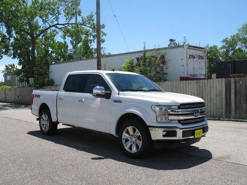Used 2019 Ford F150 Lariat w/ Equipment Group 502A Luxury AWD/4WD image 4