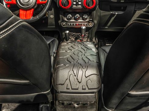 Used 2014 Jeep Wrangler Unlimited Rubicon AWD/4WD image 42