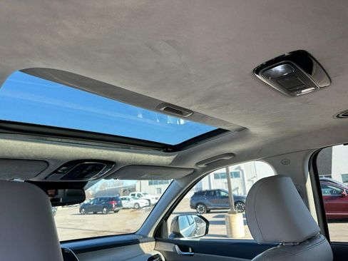 Used 2022 Hyundai Palisade Calligraphy image 12