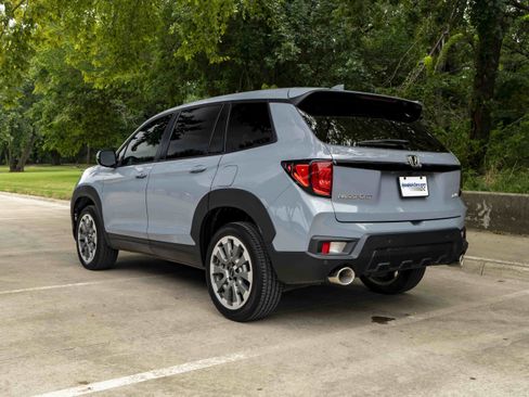 Used 2025 Honda Passport EX-L image 7