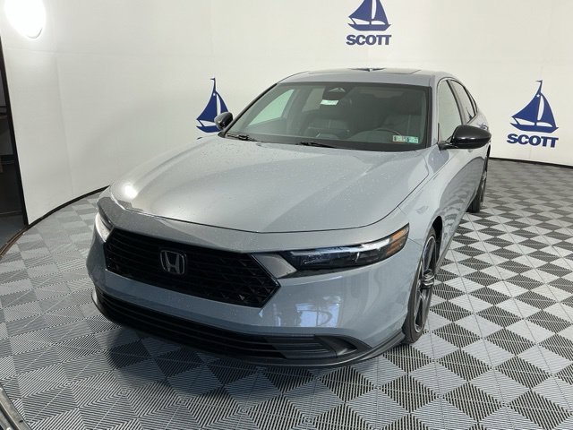 Used 2024 Honda Accord Sport image 3