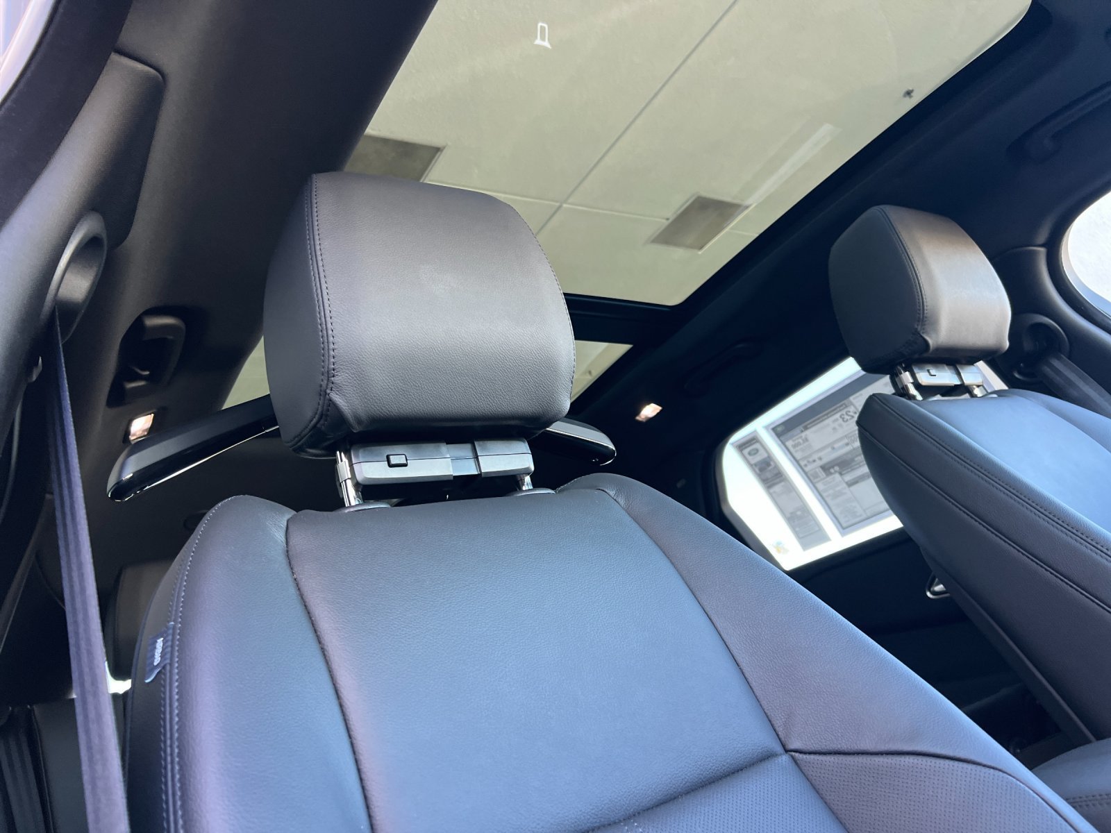 New 2026 Land Rover Range Rover Velar S AWD/4WD image 17
