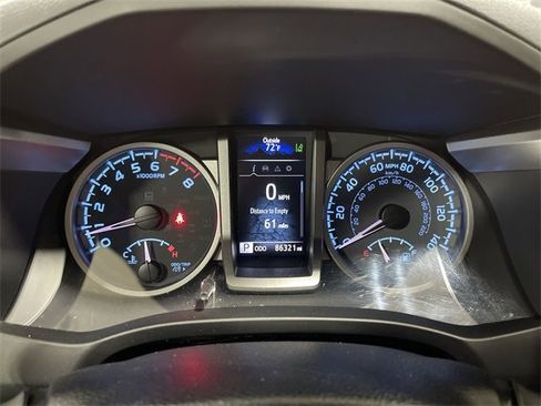 Used 2022 Toyota Tacoma SR5 w/ Technology Package image 14