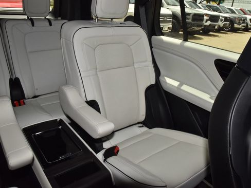 New 2026 Lincoln Aviator Black Label w/ Jet Appearance Package AWD/4WD image 23