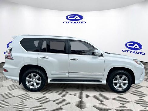 Used 2019 Lexus GX 460 w/ Navigation Package AWD/4WD image 2
