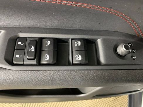 Used 2025 Jeep Compass Trailhawk image 30