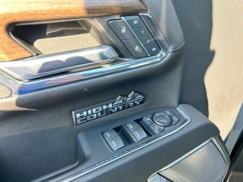 Used 2023 Chevrolet Silverado 1500 High Country w/ High Country Premium Package AWD/4WD image 28