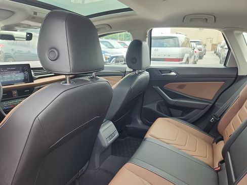 Used 2025 Volkswagen Jetta SEL FWD image 25