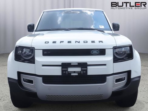 Used 2020 Land Rover Defender 110 HSE AWD/4WD image 2