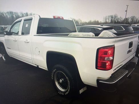 Used 2019 GMC Sierra 1500 SLE w/ SLE Value Package image 2