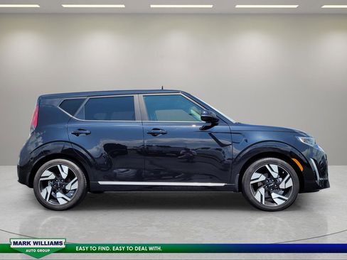 Used 2025 Kia Soul GT-Line w/ GT-Line Technology Package FWD image 2